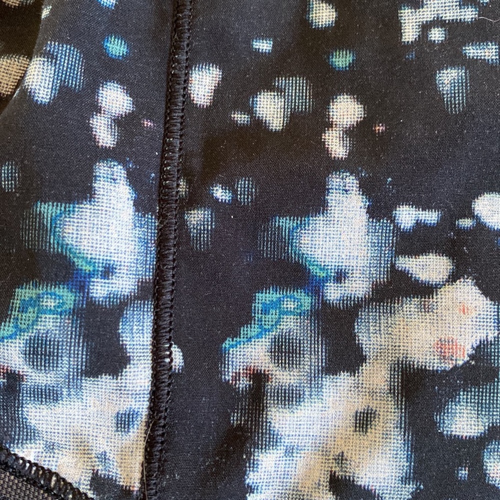 Lululemon Hotty Hot Short II Black Pixel Haze Multi EUC - Picture 8 of 13